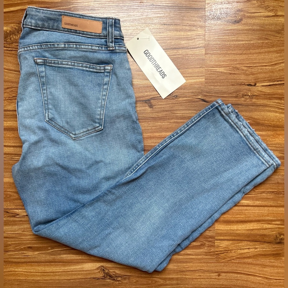 Good Threads Distressed Jeans Women’s Size 30 NWT